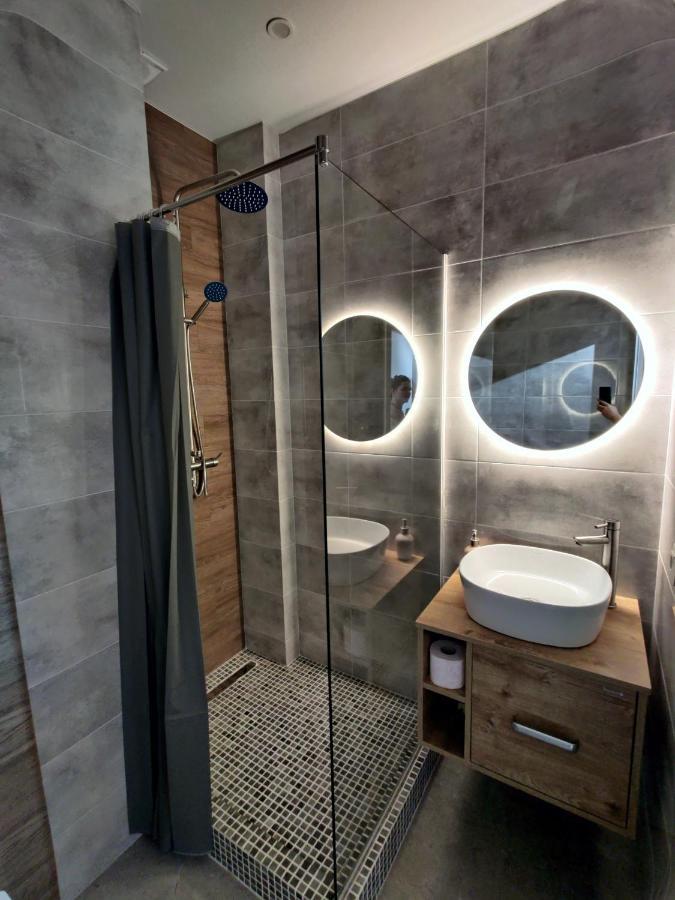 Wood Apartment Одесса Экстерьер фото