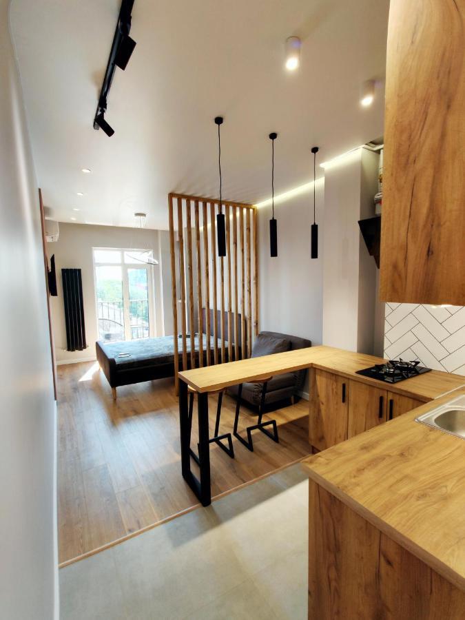 Wood Apartment Одесса Экстерьер фото